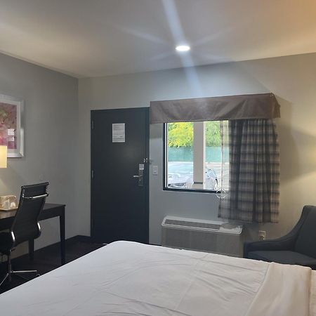 Motel 6 Norfolk, Va East Little Creek מראה חיצוני תמונה