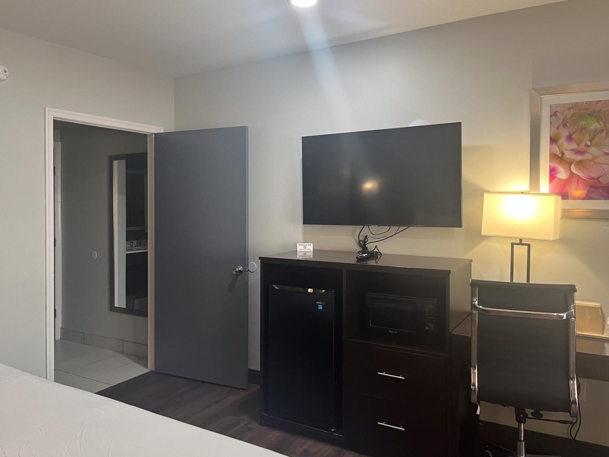 Motel 6 Norfolk, Va East Little Creek מראה חיצוני תמונה