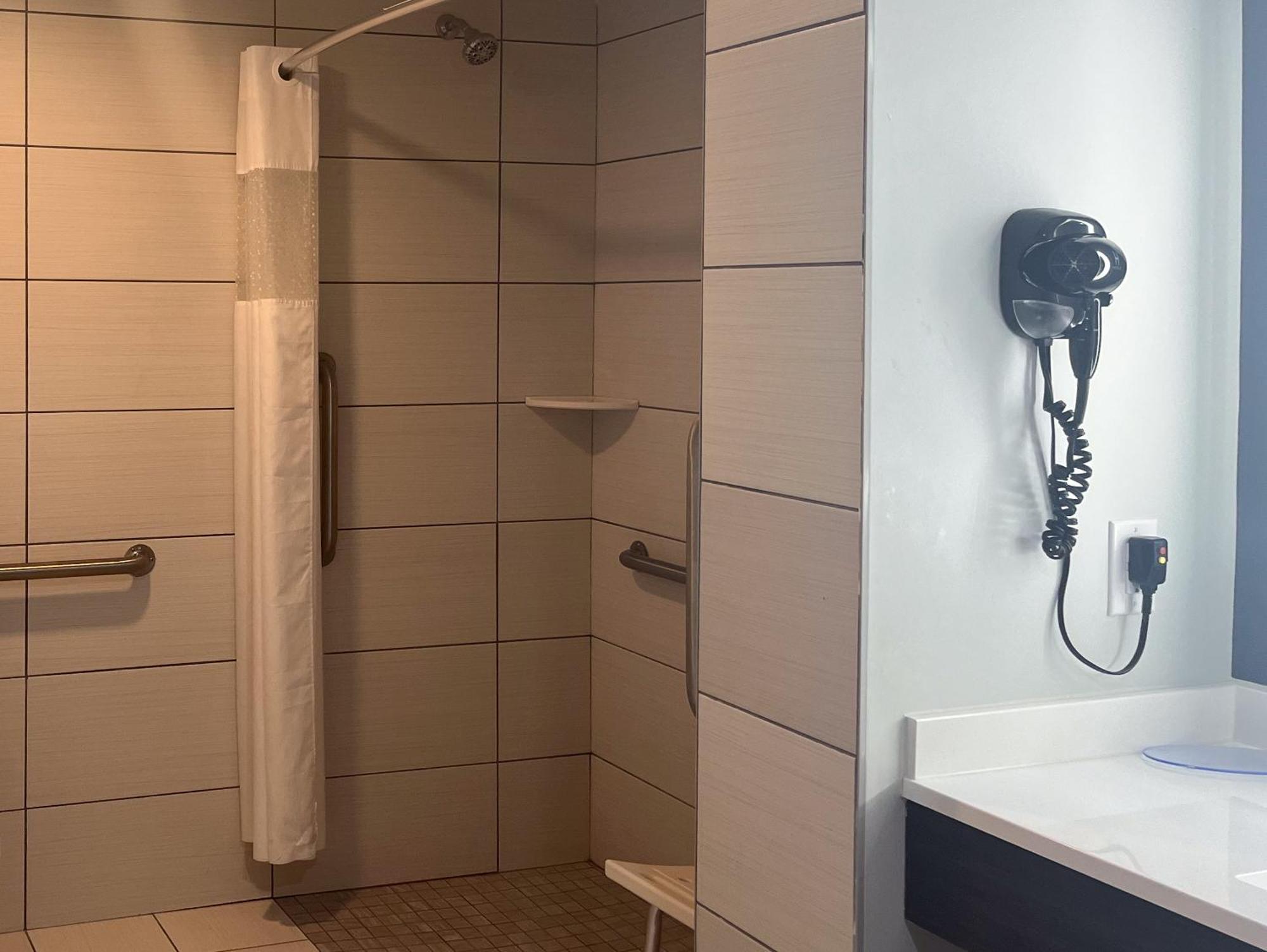Motel 6 Norfolk, Va East Little Creek מראה חיצוני תמונה