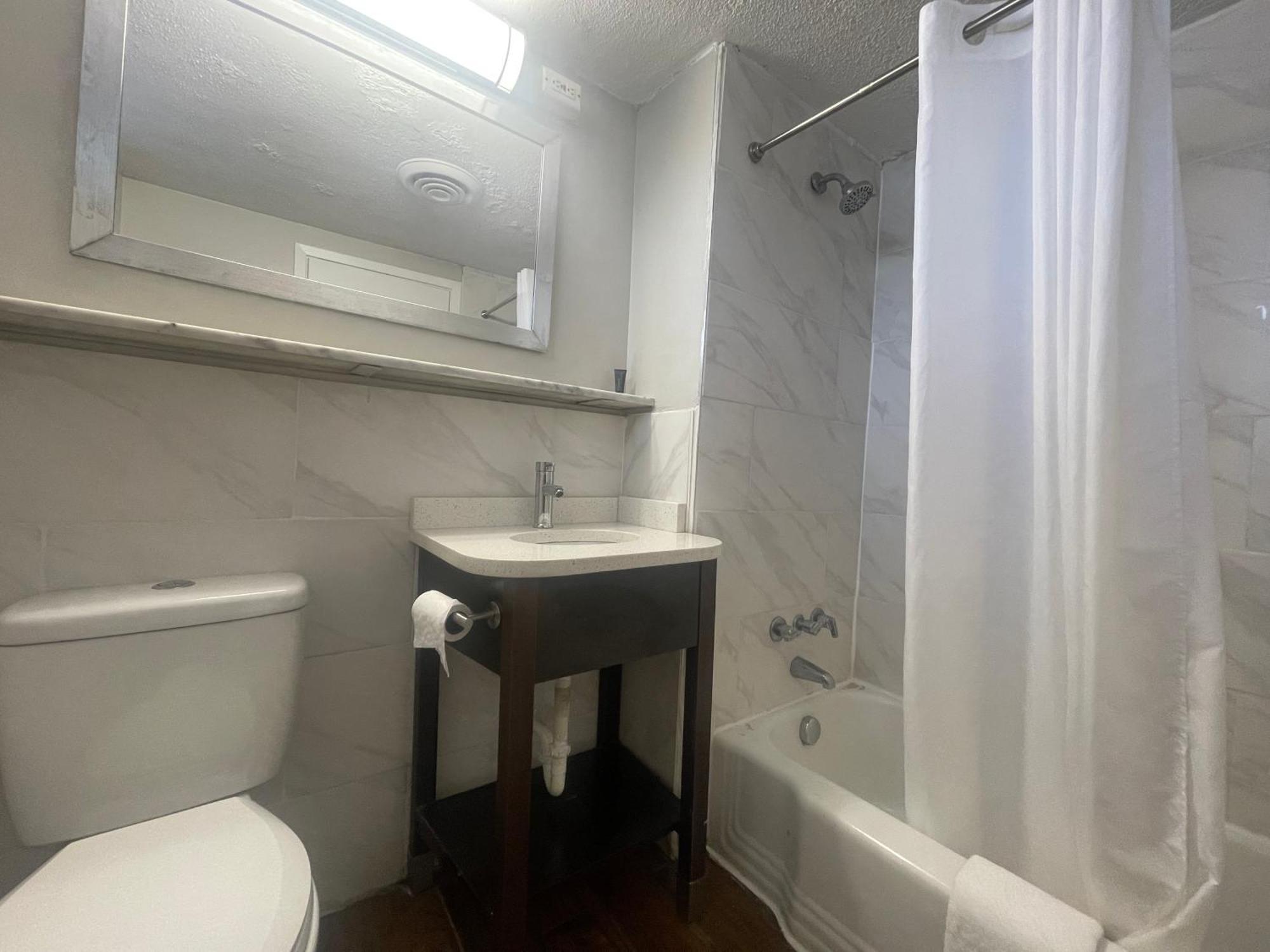 Motel 6 Norfolk, Va East Little Creek מראה חיצוני תמונה