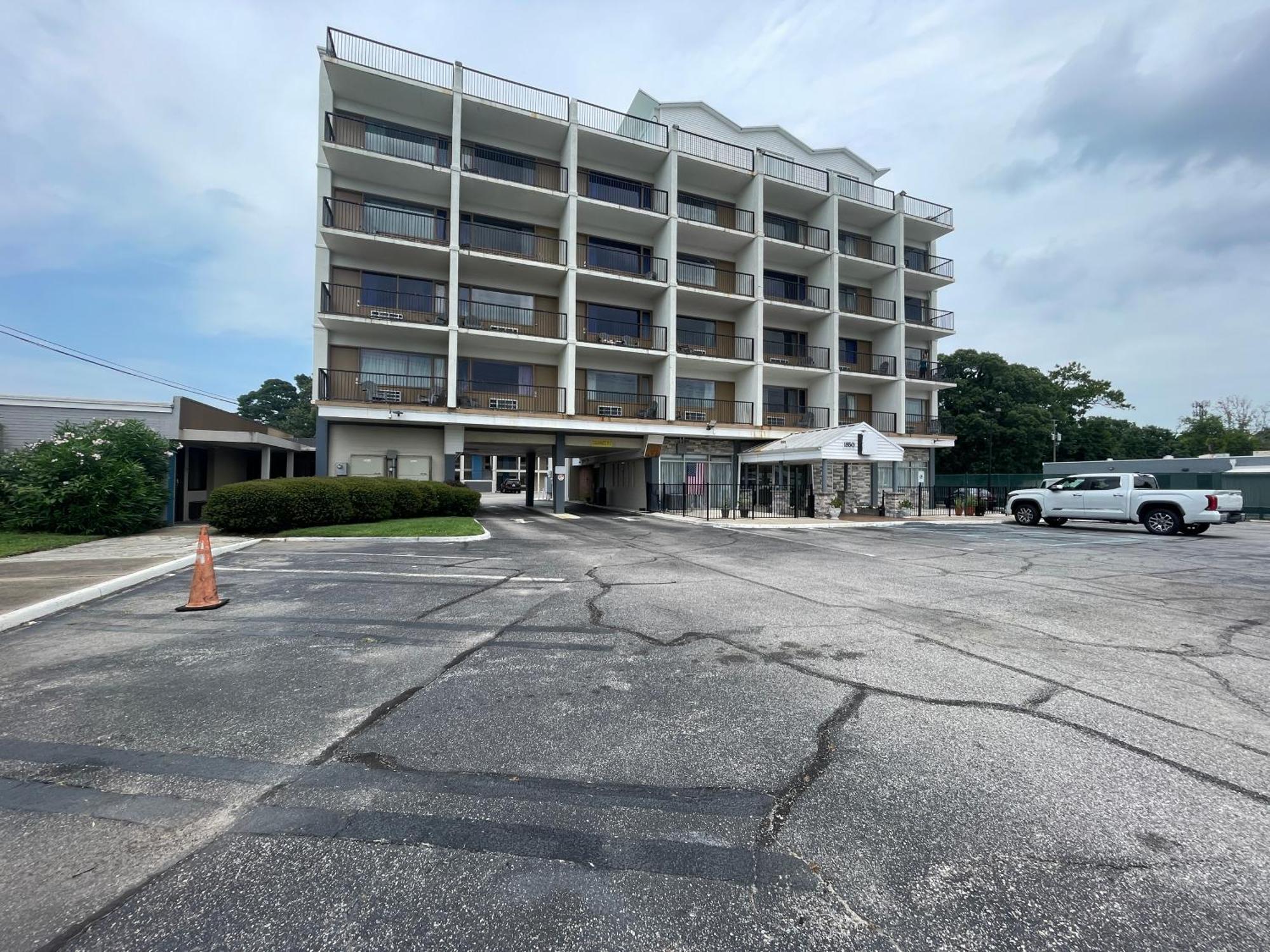 Motel 6 Norfolk, Va East Little Creek מראה חיצוני תמונה